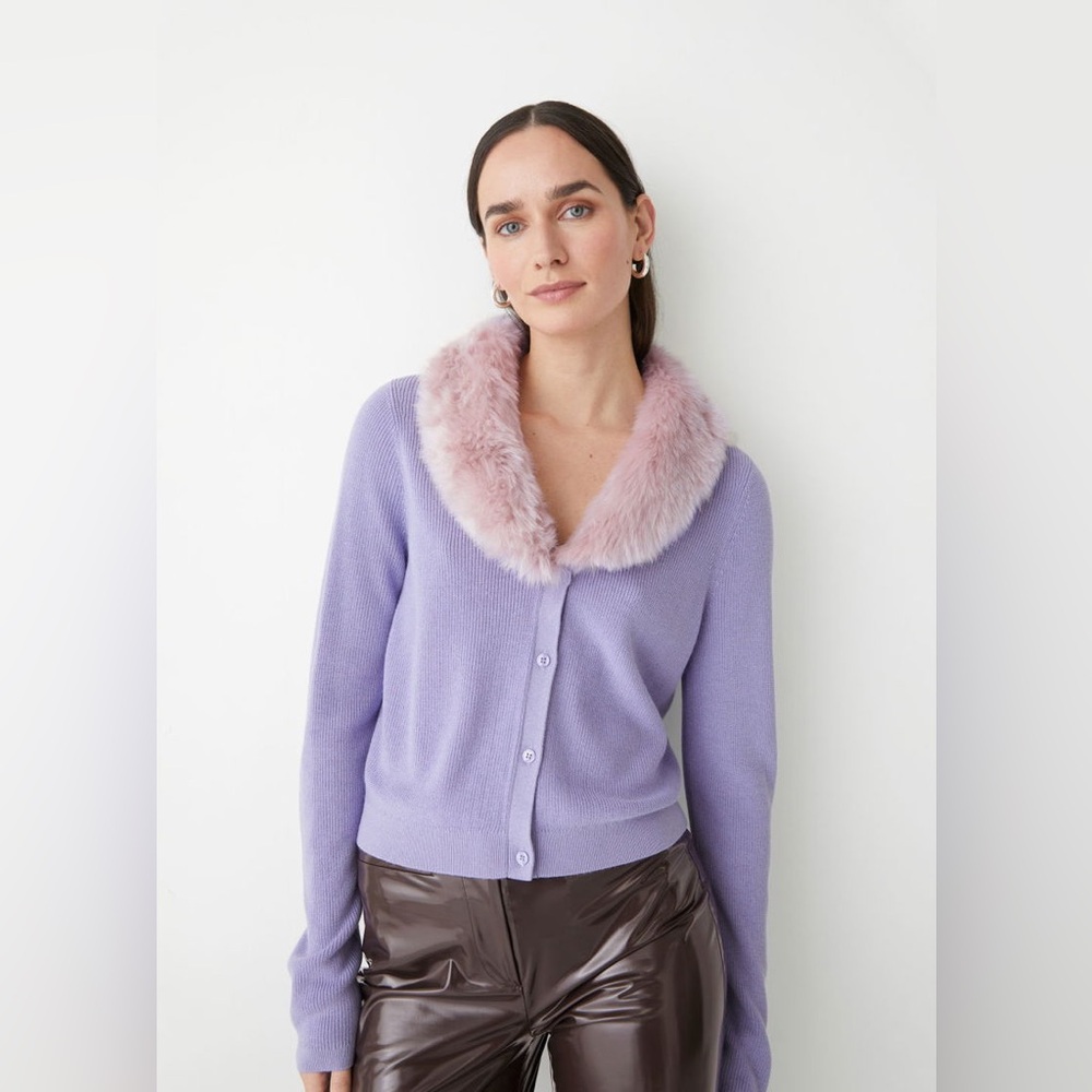 & Other Stories Lavender Faux-Fur Collar Knit Fitted Cardigan Sweater - Picture 3 of 7